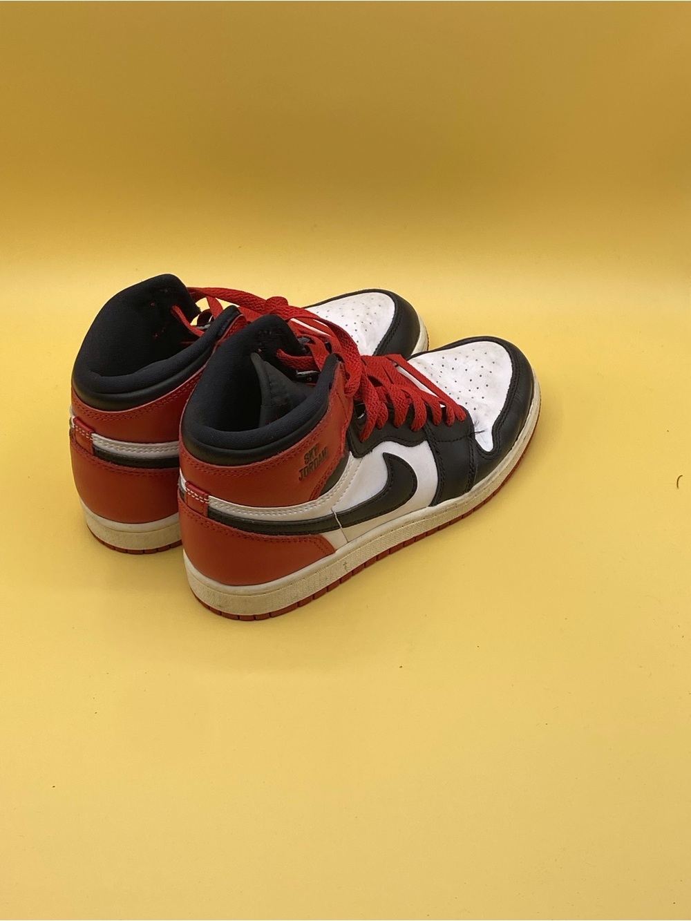 Nike Air Jordan 1 Retro High OG "Black Toe" - Picture 4 of 4